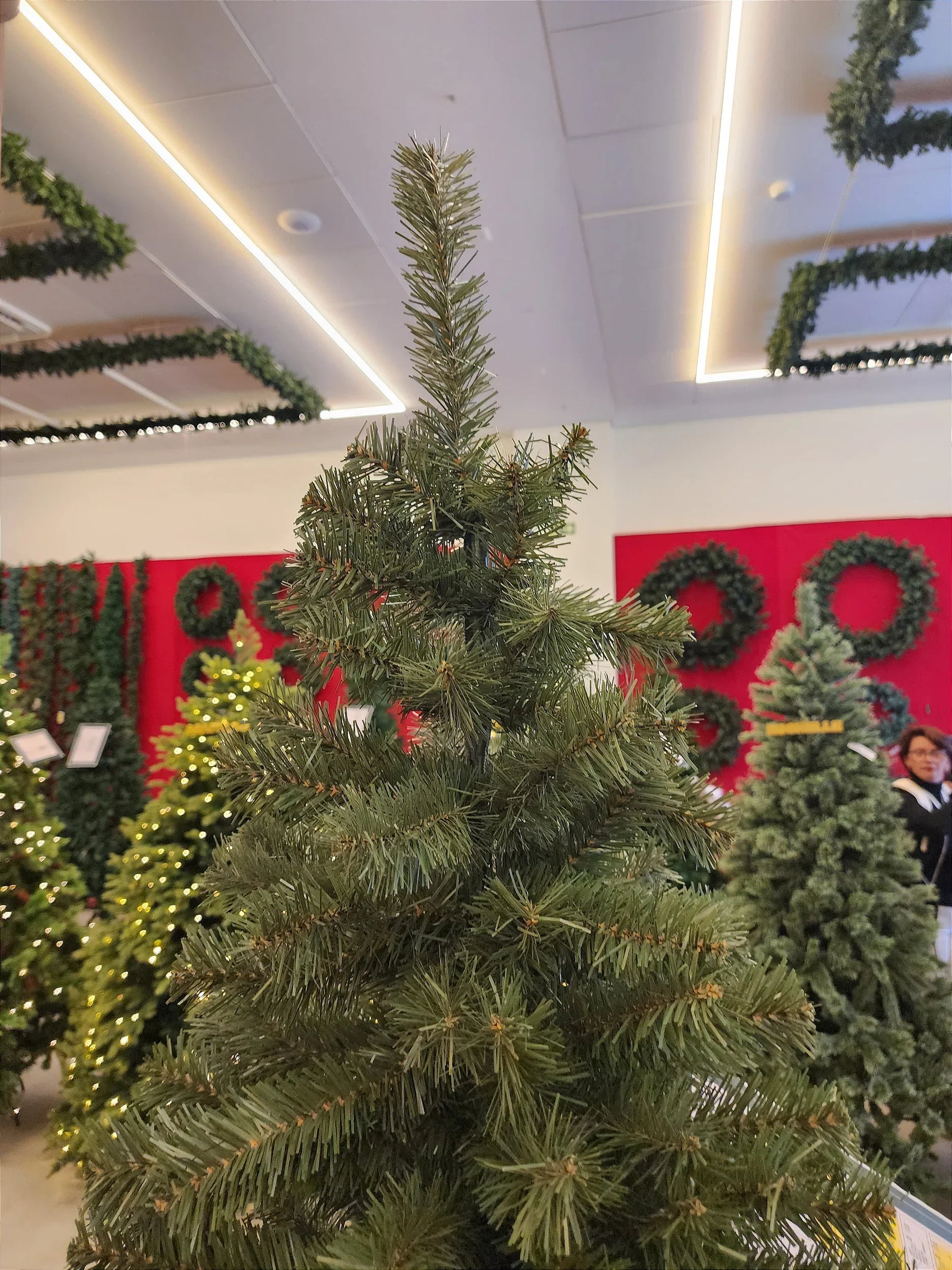 Árvore de Natal Tradicional Ipanema 2,10m 720 Galhos